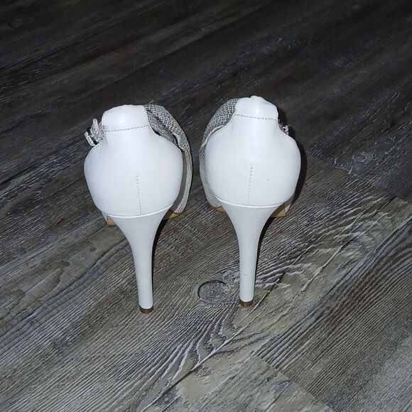 Guess Jacoba Platform High Heel 4.5"   classy elegant Pump Size 7.5  EUC - Picture 4 of 8